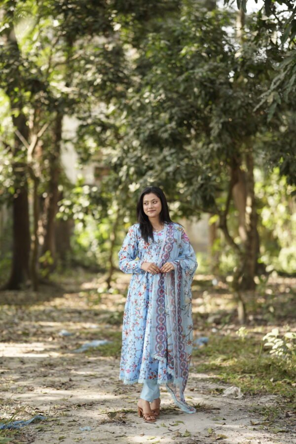 Hania Amir Gown Three pices C07